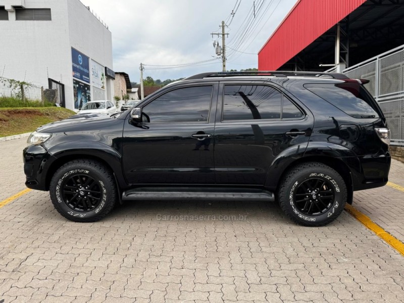 HILUX SW4 3.0 SRV 4X4 16V TURBO INTERCOOLER DIESEL 4P AUTOMÁTICO