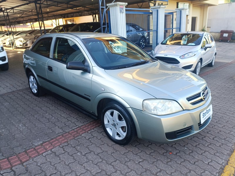 ASTRA 2.0 MPFI ADVANTAGE 8V FLEX 2P MANUAL - 2006 - BOM PRINCíPIO