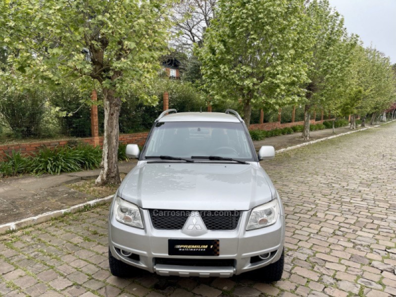 PAJERO TR4 2.0 4X4 16V 140CV FLEX 4P MANUAL - 2010 - BENTO GONçALVES