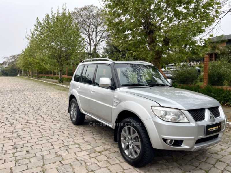 PAJERO TR4 2.0 4X4 16V 140CV FLEX 4P MANUAL - 2010 - BENTO GONçALVES