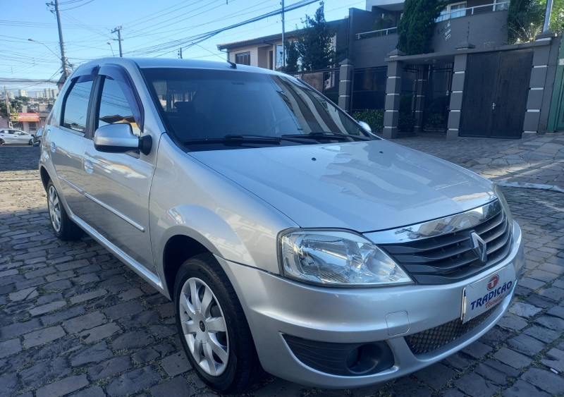 LOGAN 1.0 EXPRESSION 16V FLEX 4P MANUAL - 2011 - CAXIAS DO SUL