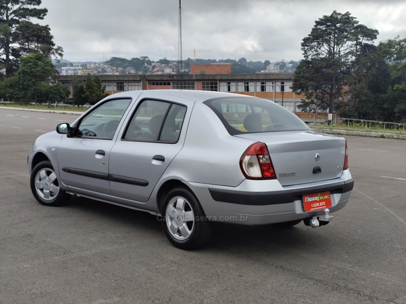 CLIO 1.0 EXPRESSION SEDAN 16V GASOLINA 4P MANUAL - 2006 - CAXIAS DO SUL