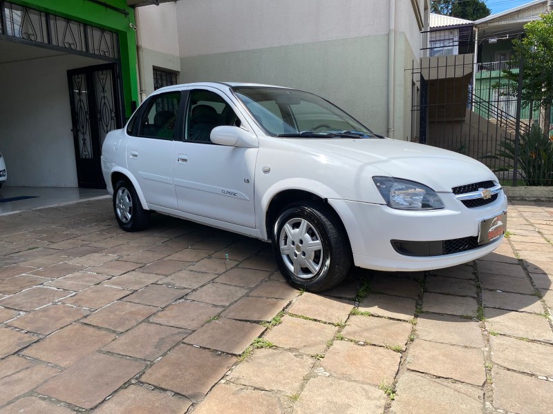 CORSA 1.0 MPFI CLASSIC SEDAN LIFE 8V FLEX 4P MANUAL - 2011 - CAXIAS DO SUL