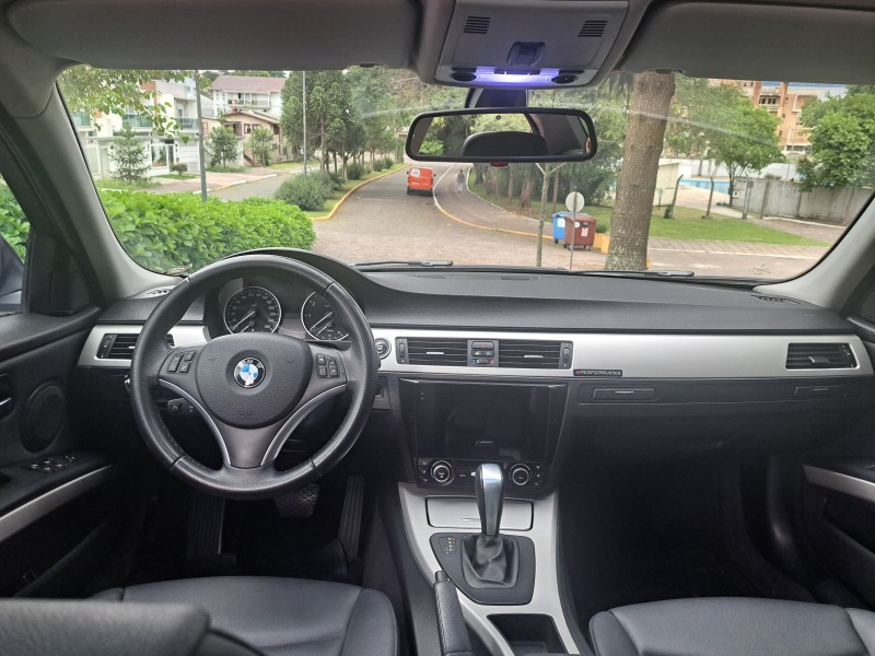 320I 2.0 16V GASOLINA 4P AUTOMÁTICO - 2010 - FARROUPILHA