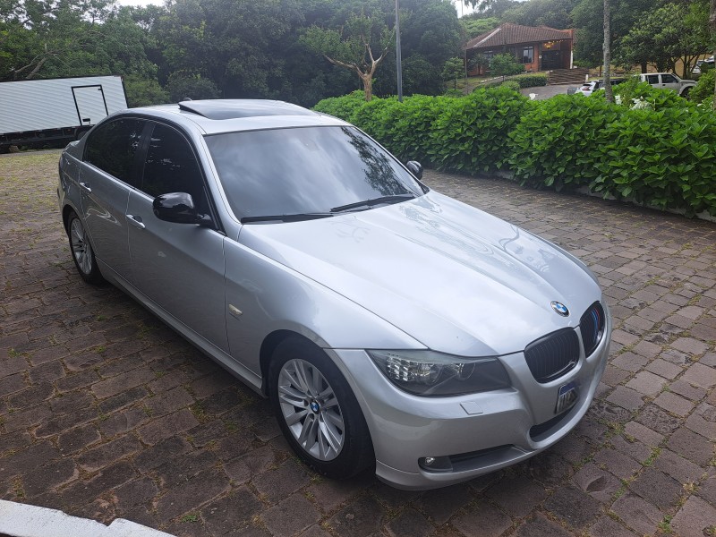 320I 2.0 16V GASOLINA 4P AUTOMÁTICO - 2010 - FARROUPILHA