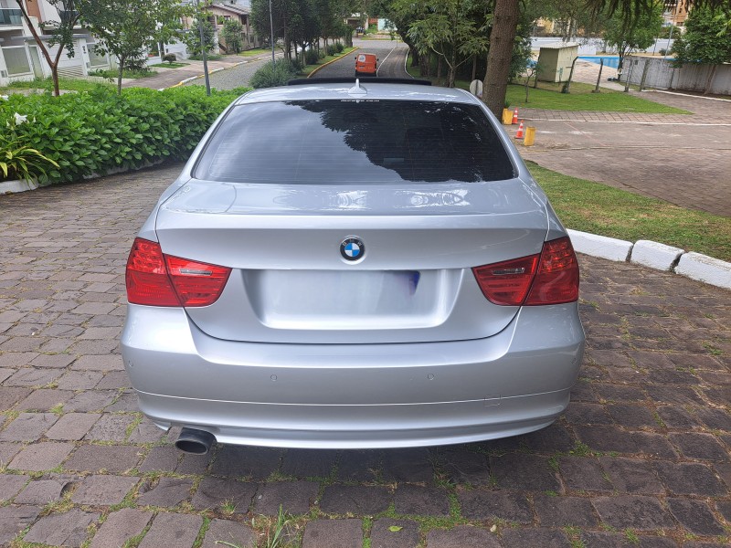 320I 2.0 16V GASOLINA 4P AUTOMÁTICO - 2010 - FARROUPILHA