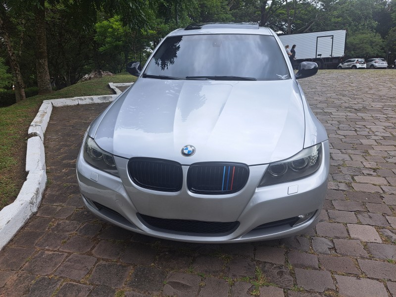 320I 2.0 16V GASOLINA 4P AUTOMÁTICO - 2010 - FARROUPILHA