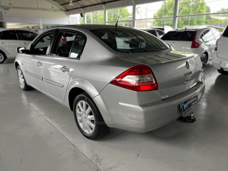 MÉGANE 1.6 DYNAMIQUE 16V FLEX 4P MANUAL - 2011 - CAXIAS DO SUL