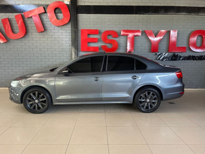 JETTA 2.0 COMFORTLINE FLEX 4P TIPTRONIC - 2013 - ESTâNCIA VELHA