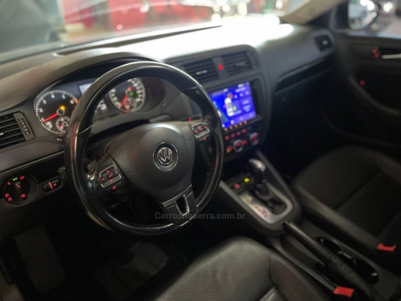 JETTA 2.0 COMFORTLINE FLEX 4P TIPTRONIC - 2013 - ESTâNCIA VELHA