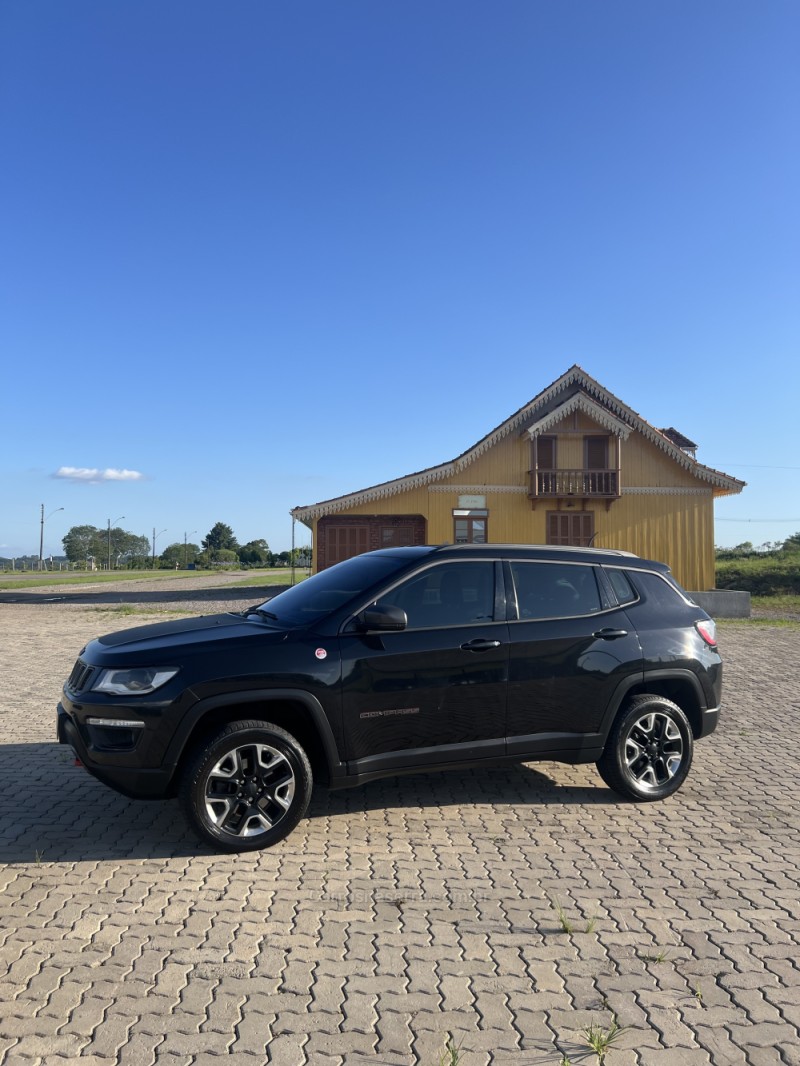 COMPASS 2.0 16V DIESEL TRAILHAWK 4X4 AUTOMÁTICO - 2018 - ANTôNIO PRADO