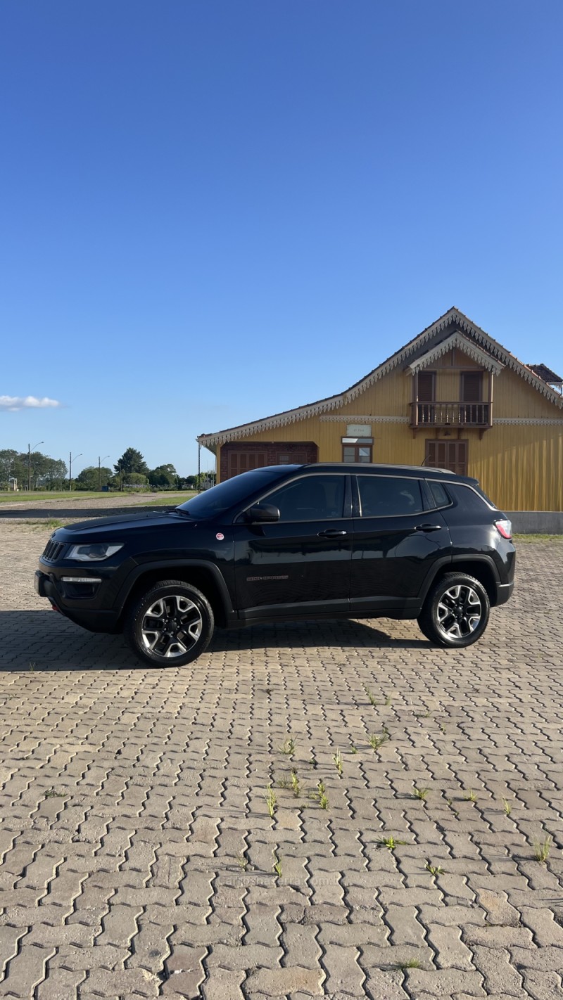 COMPASS 2.0 16V DIESEL TRAILHAWK 4X4 AUTOMÁTICO - 2018 - ANTôNIO PRADO