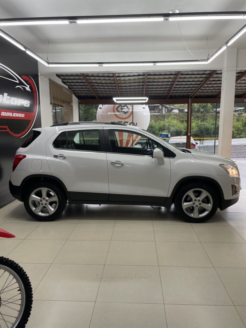 TRACKER 1.8 MPFI LTZ 4X2 16V FLEX 4P AUTOMÁTICO - 2015 - FARROUPILHA