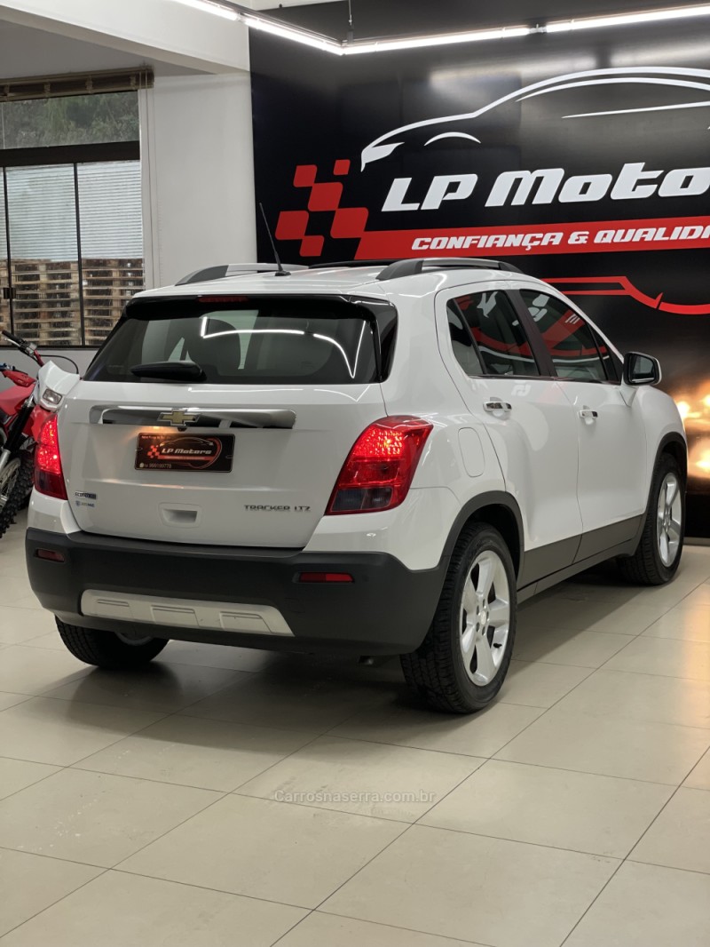 TRACKER 1.8 MPFI LTZ 4X2 16V FLEX 4P AUTOMÁTICO - 2015 - FARROUPILHA