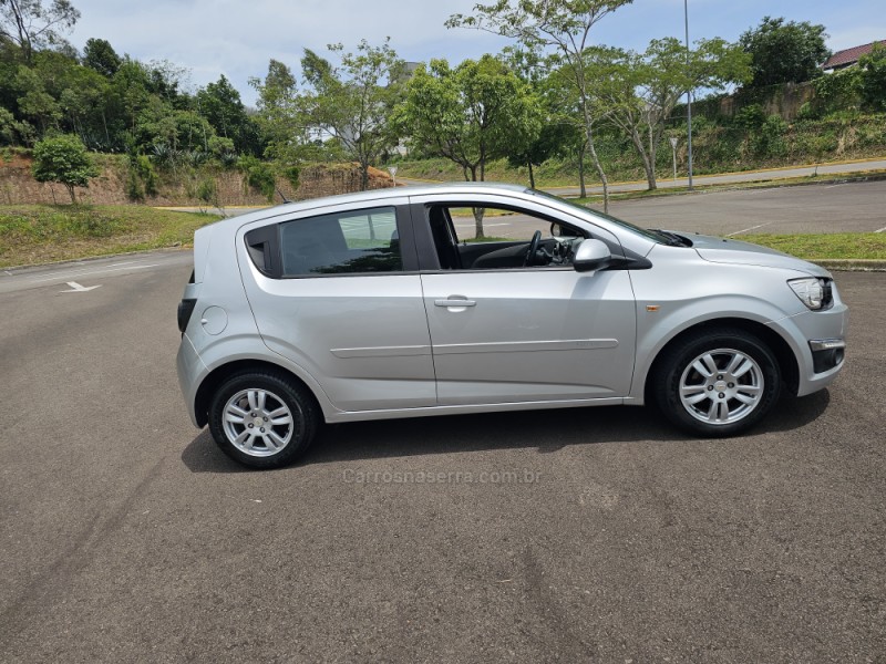 SONIC 1.6 LT 16V FLEX 4P MANUAL - 2013 - BENTO GONçALVES