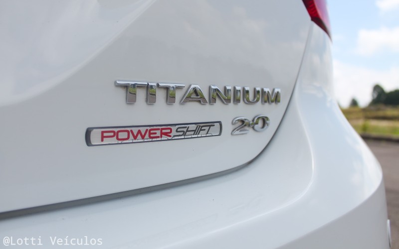 FOCUS 2.0 TITANIUM PLUS 16V FLEX 4P AUTOMÁTICO - 2015 - FARROUPILHA