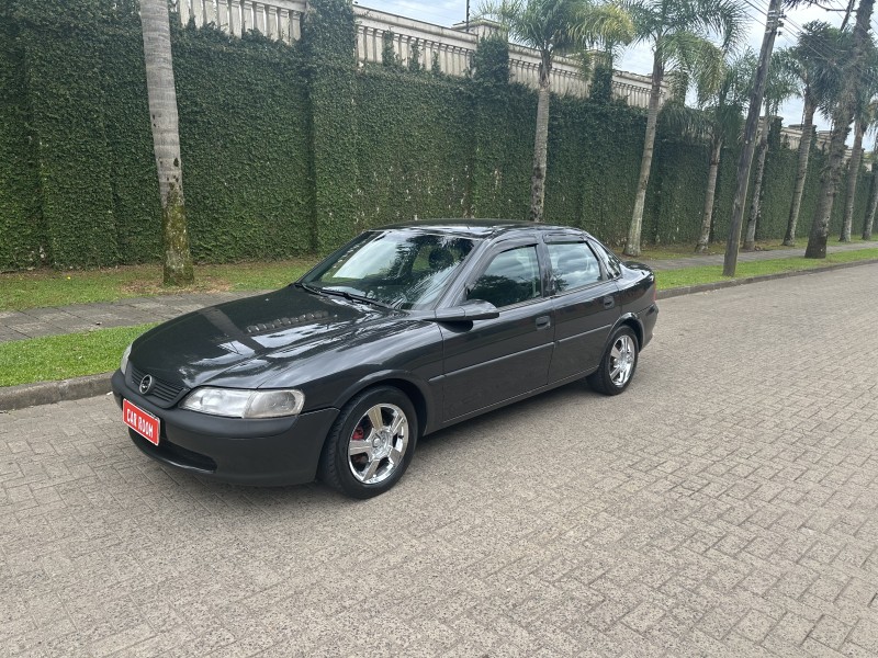 VECTRA 2.0 MPFI GLS 8V GASOLINA 4P MANUAL