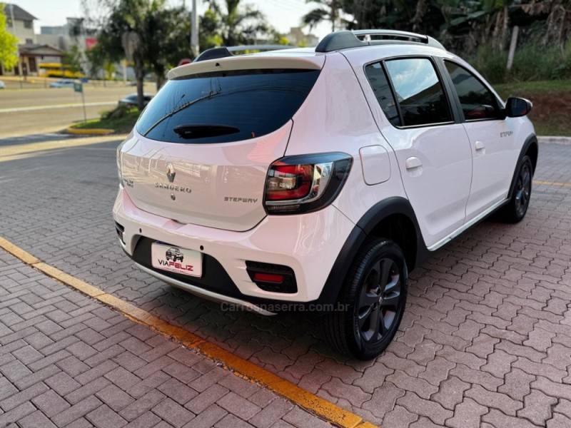 SANDERO 1.6 STEPWAY 8V FLEX 4P MANUAL - 2015 - FELIZ