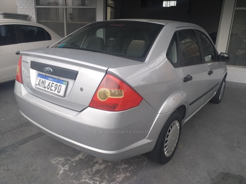 FIESTA 1.0 MPI PERSONNALLITÉ SEDAN 8V GASOLINA 4P MANUAL - 2005 - CAXIAS DO SUL