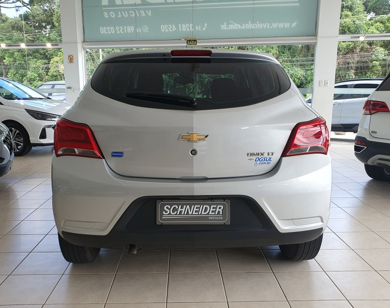 ONIX 1.0 LT 12V FLEX 4P MANUAL - 2017 - NOVA PETRóPOLIS