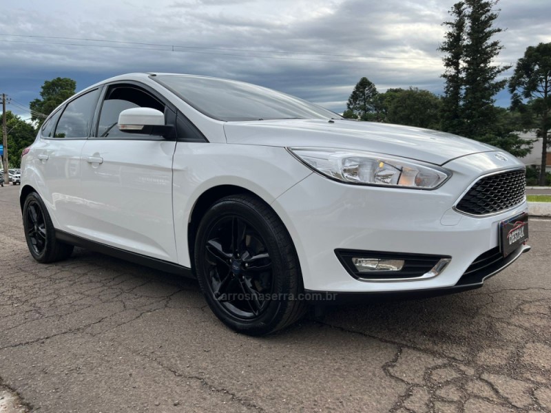 FOCUS 1.6 SE 8V FLEX 4P MANUAL - 2018 - DOIS IRMãOS