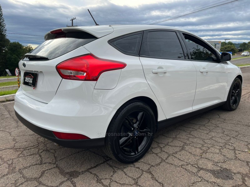 FOCUS 1.6 SE 8V FLEX 4P MANUAL - 2018 - DOIS IRMãOS