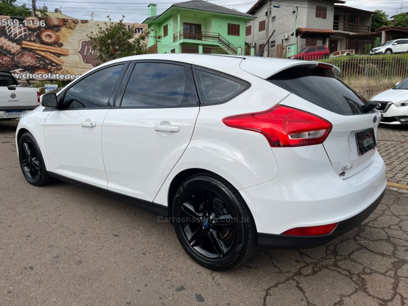 FOCUS 1.6 SE 8V FLEX 4P MANUAL - 2018 - DOIS IRMãOS