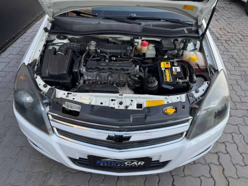 VECTRA 2.0 MPFI GT-X HATCH 8V FLEX 4P MANUAL - 2011 - ESTâNCIA VELHA