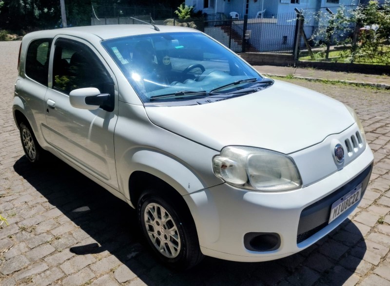 UNO 1.0 EVO VIVACE 8V FLEX 2P MANUAL - 2012 - FARROUPILHA