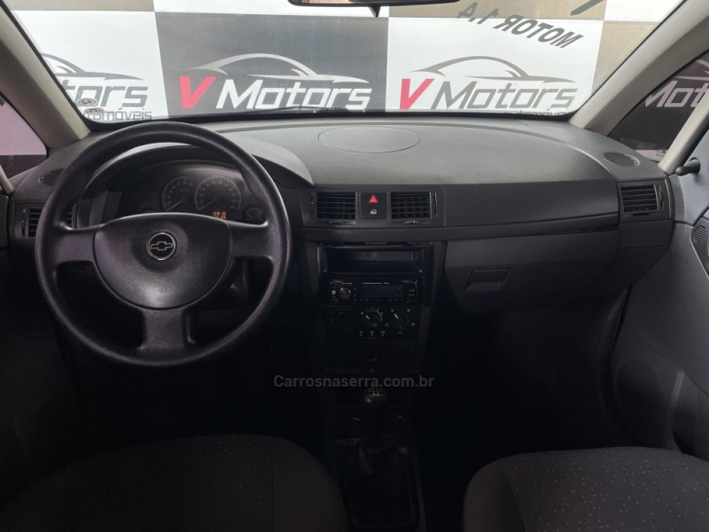 MERIVA 1.4 MPFI JOY 8V FLEX 4P MANUAL - 2011 - PAROBé