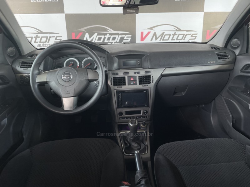 VECTRA 2.0 MPFI GT HATCH 8V FLEX 4P MANUAL - 2011 - PAROBé