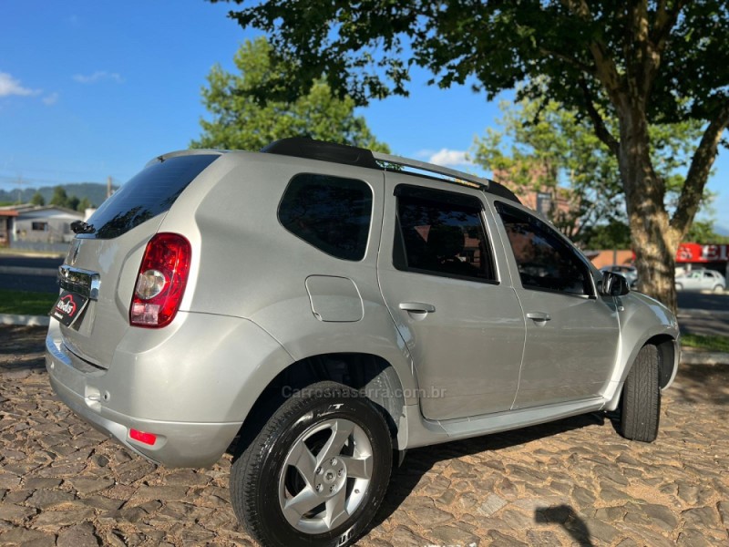 DUSTER 1.6 DYNAMIQUE 4X2 16V FLEX 4P MANUAL - 2013 - DOIS IRMãOS