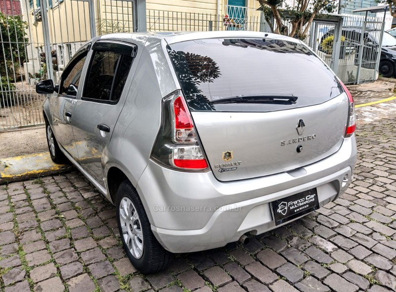 SANDERO 1.0 EXPRESSION 16V FLEX 4P MANUAL - 2014 - CAXIAS DO SUL