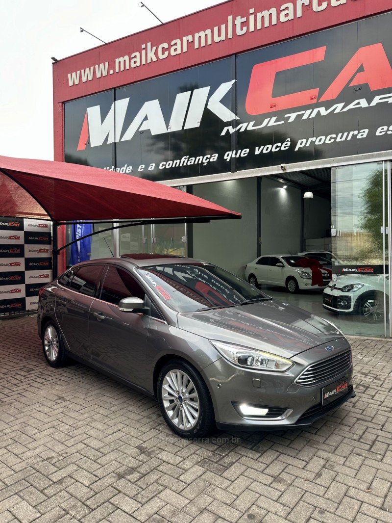 FOCUS 2.0 TITANIUM PLUS FASTBACK 16V FLEX 4P AUTOMÁTICO - 2016 - ESTâNCIA VELHA