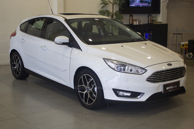 FOCUS 2.0 TITANIUM PLUS HATCH 16V FLEX 4P AUTO - 2016 - BENTO GONçALVES