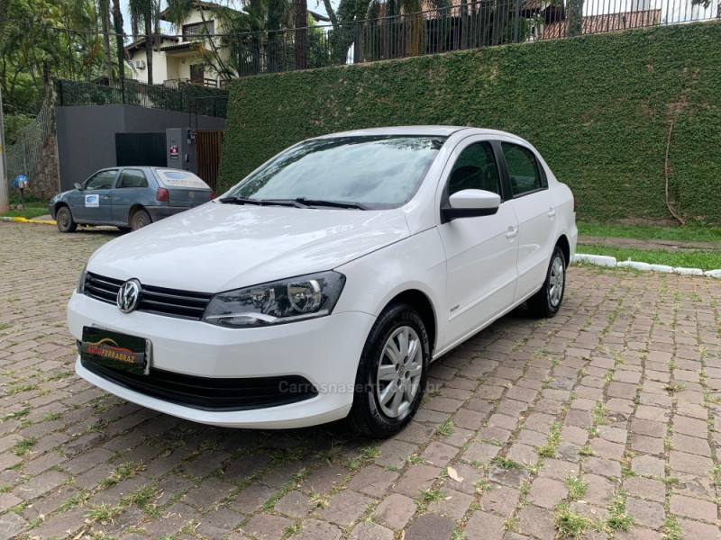 VOYAGE 1.6 MI TREND 8V FLEX 4P MANUAL - 2014 - SAPIRANGA