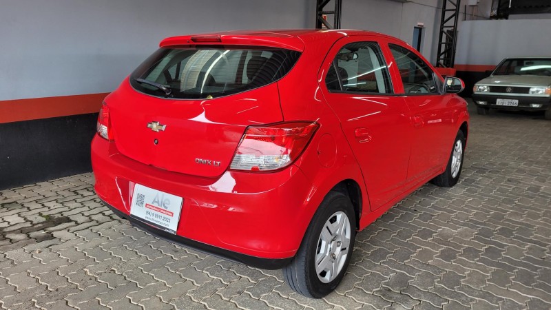 ONIX 1.0 LT 12V FLEX 4P MANUAL - 2014 - GARIBALDI