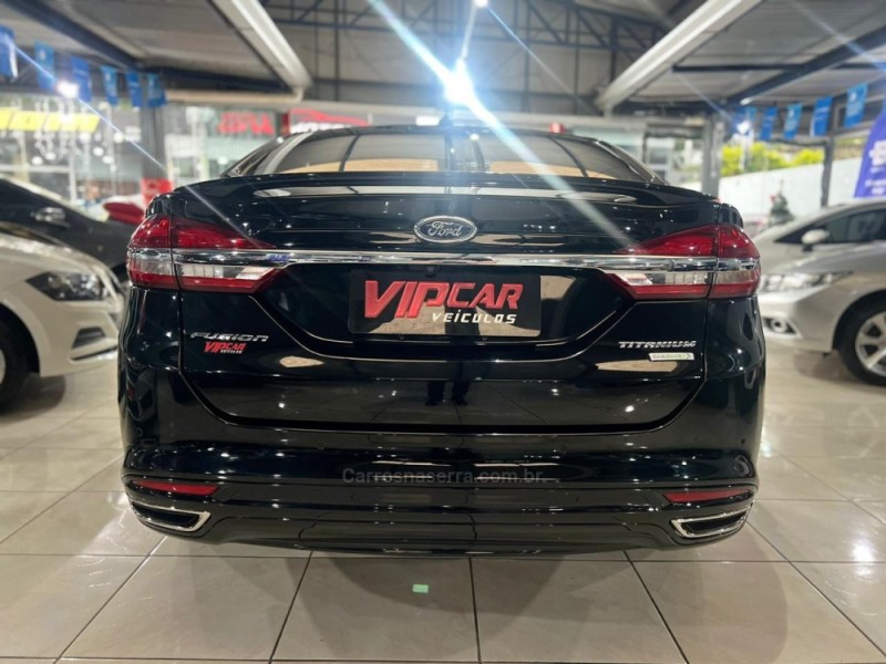 FUSION 2.0 TITANIUM FWD 16V GASOLINA 4P AUTOMÁTICO - 2018 - ESTâNCIA VELHA