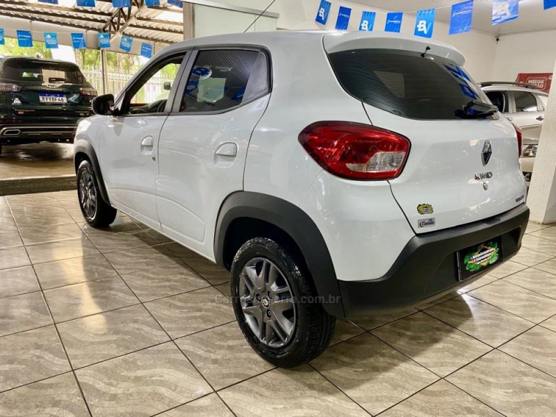 KWID 1.0 12V SCE FLEX INTENSE MANUAL - 2020 - LAGOA VERMELHA