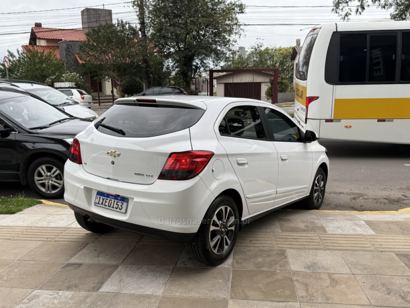 ONIX 1.4 MPFI LTZ 8V FLEX 4P MANUAL - 2016 - FARROUPILHA