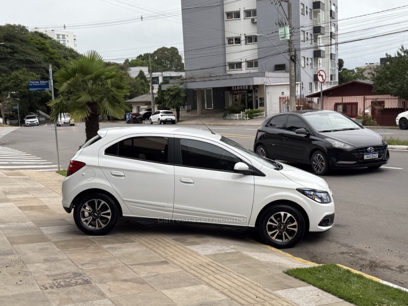 ONIX 1.4 MPFI LTZ 8V FLEX 4P MANUAL - 2016 - FARROUPILHA