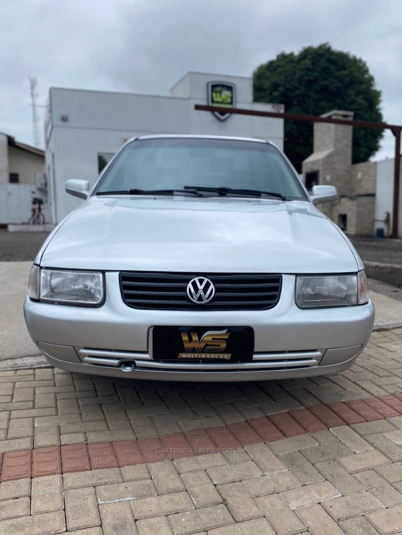 SANTANA 1.8 MI 8V GASOLINA 4P MANUAL - 2004 - VENâNCIO AIRES