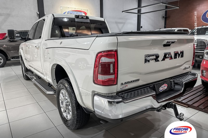 3500 LARAMIE 6.7 CD 4X4 TURBO DIESEL 4P AUTOMÁTICO - 2022 - SARANDI