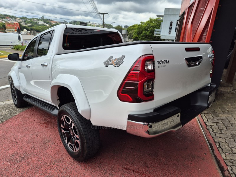 HILUX 2.8 SRX PLUS 4X4 CD TURBO DIESEL 4P AUTOMÁTICO - 2025 - FARROUPILHA