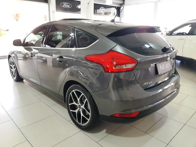 FOCUS 2.0 TITANIUM HATCH 16V FLEX 4P AUTOMÁTICO - 2017 - CAXIAS DO SUL