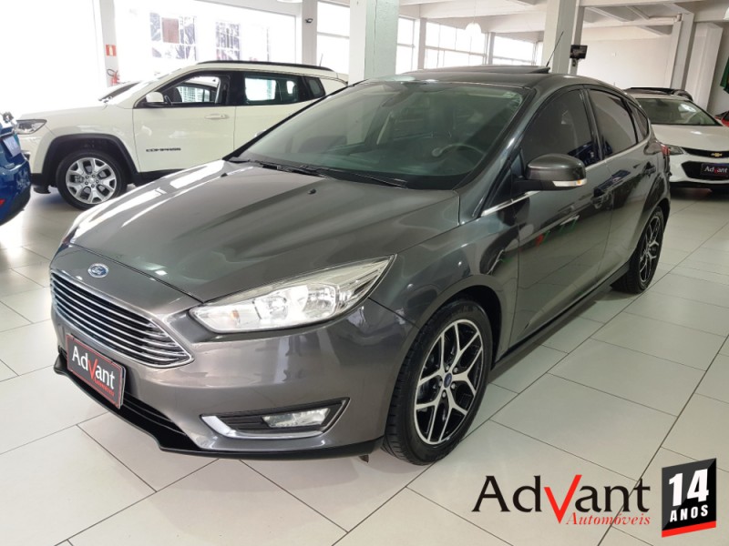 focus 2.0 titanium hatch 16v flex 4p automatico 2017 caxias do sul