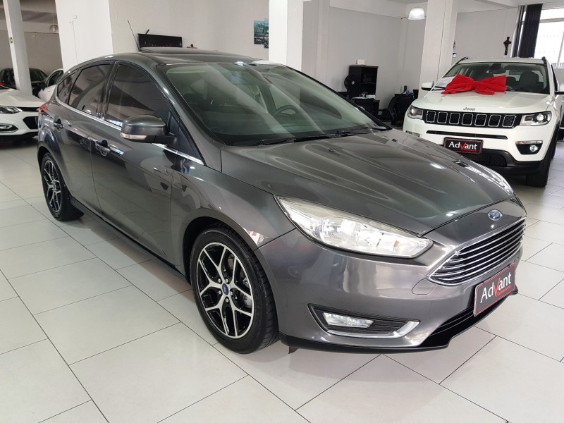 FOCUS 2.0 TITANIUM HATCH 16V FLEX 4P AUTOMÁTICO - 2017 - CAXIAS DO SUL