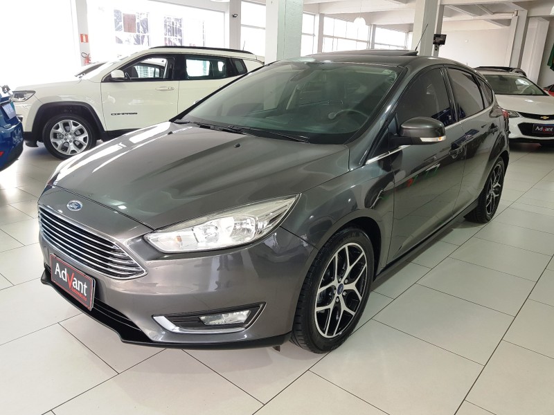 focus 2.0 titanium hatch 16v flex 4p automatico 2017 caxias do sul