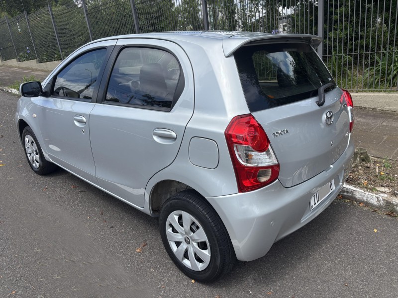 ETIOS 1.3 XS 16V FLEX 4P MANUAL - 2013 - FARROUPILHA