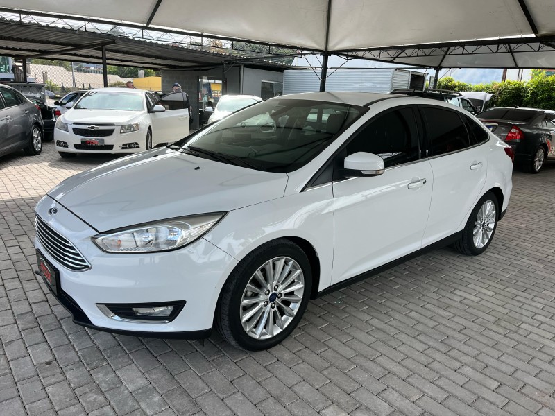focus 2.0 titanium fastback 16v flex 4p automatico 2016 caxias do sul